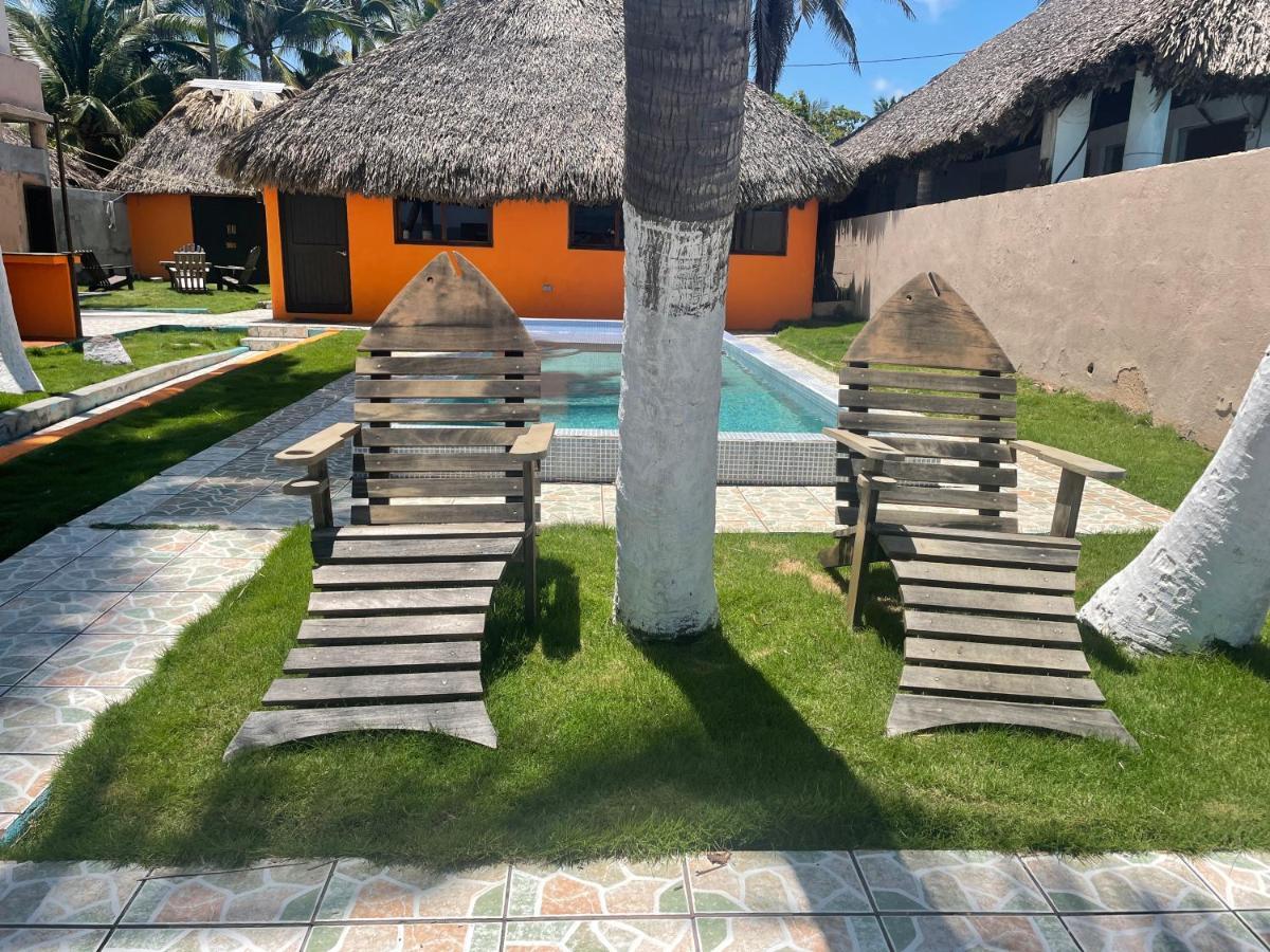 Johnnys Place Hotel Monterrico Luaran gambar