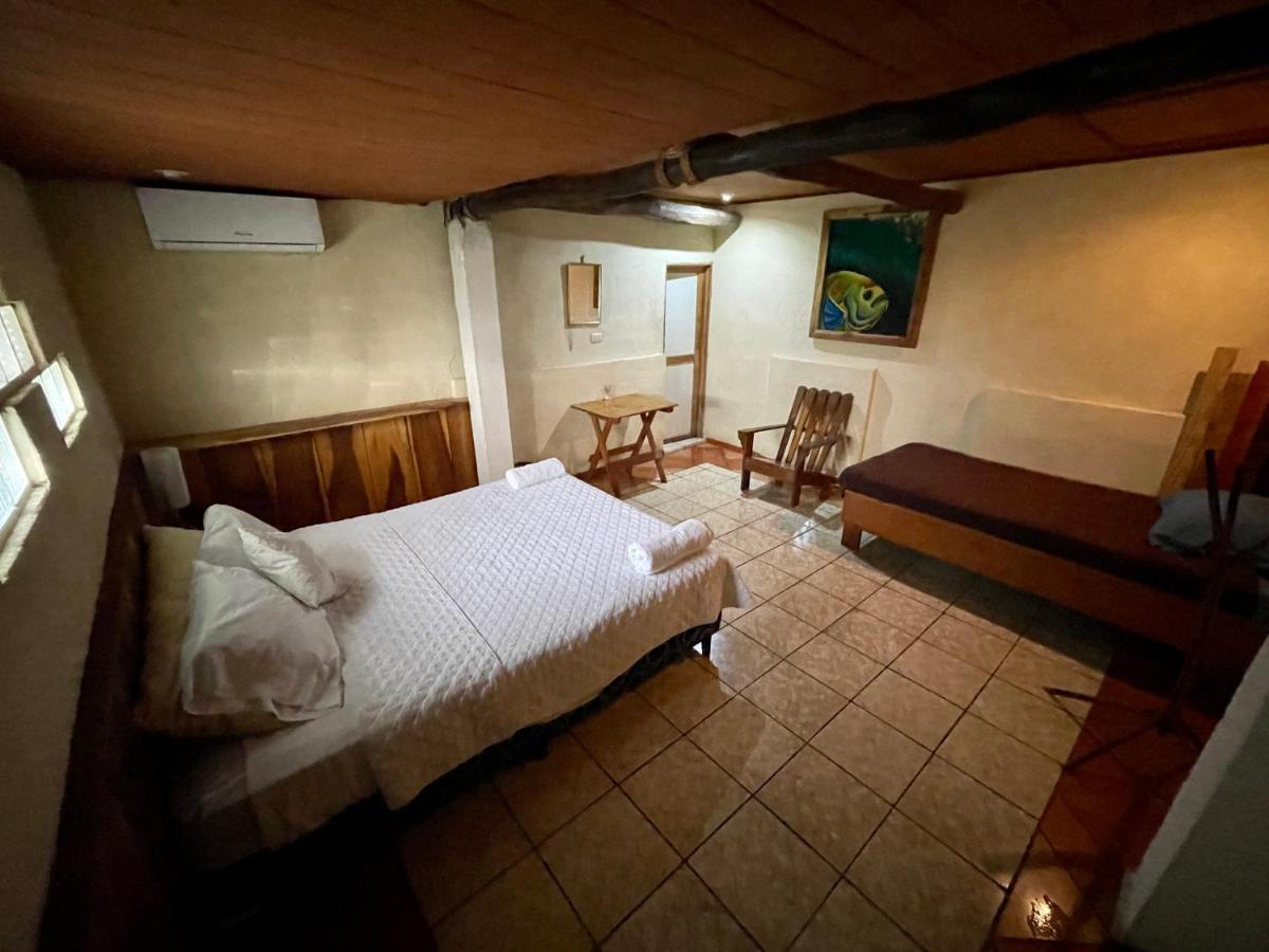 Johnnys Place Hotel Monterrico Luaran gambar
